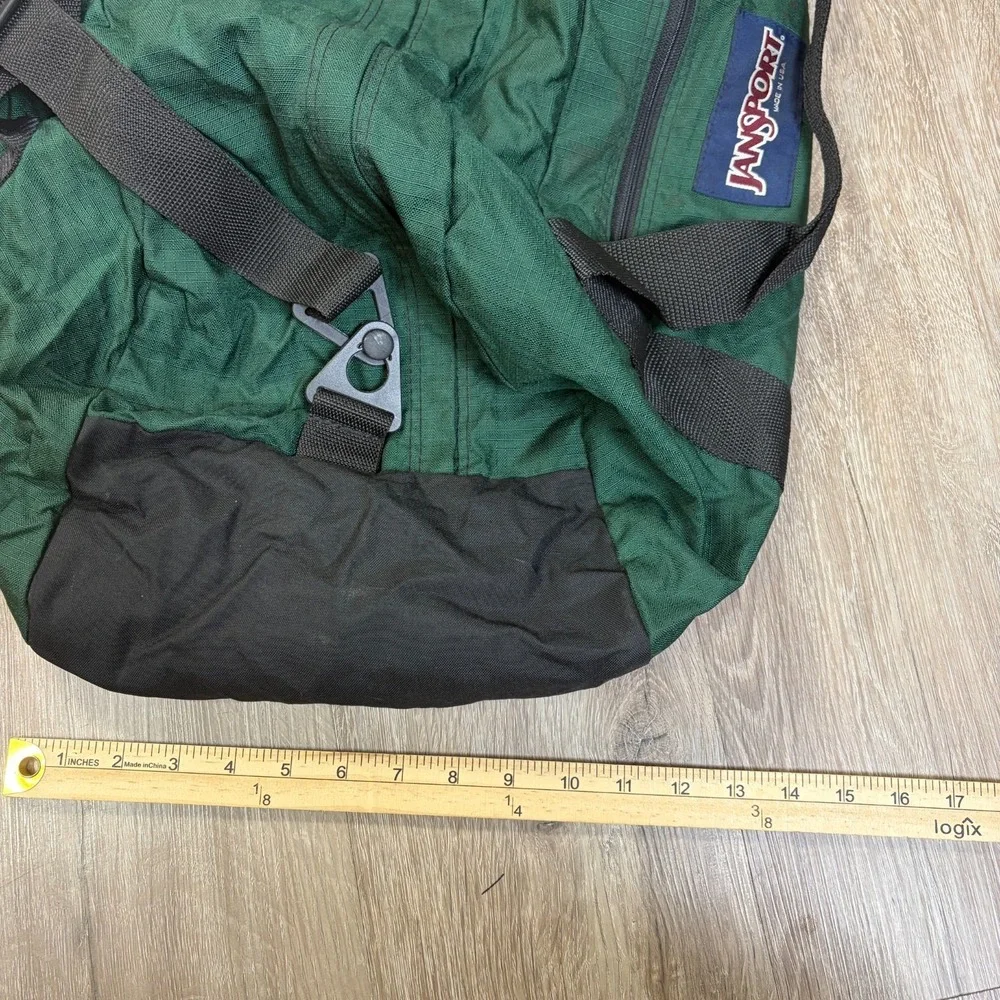 VTG Jansport Duffle Bag Made in USA Green Travel Luggage Weekender Nylon